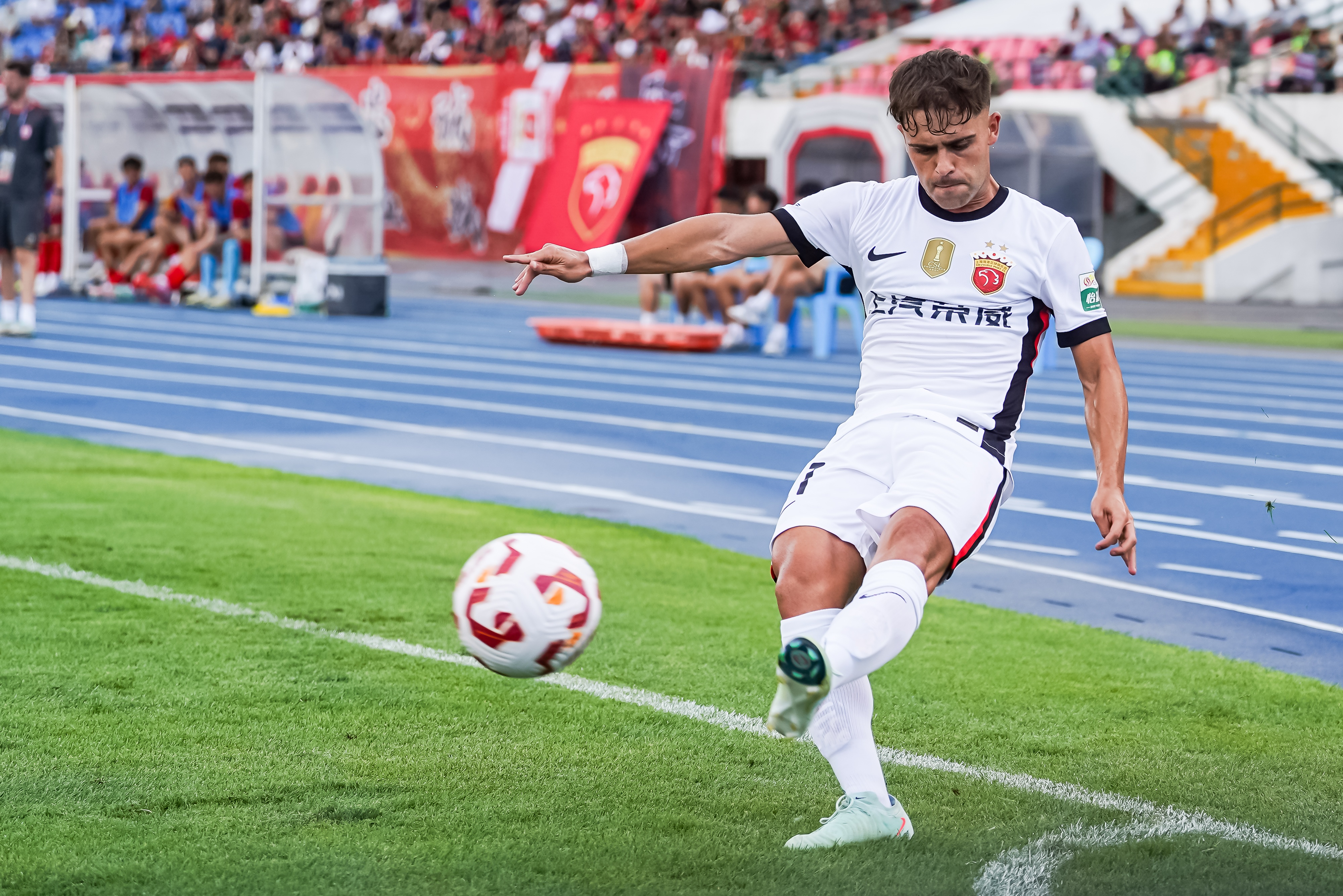 九游体育在线直播、九游体育足球直播、nba直播、电竞直播平台、九游体育赛事视频、体育直播平台-记者：不明白梅伦多被换为啥有那么大争议，关键问题中场引援不行